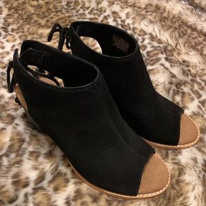 TOMS Black Suede Shoes, in Great Condition!